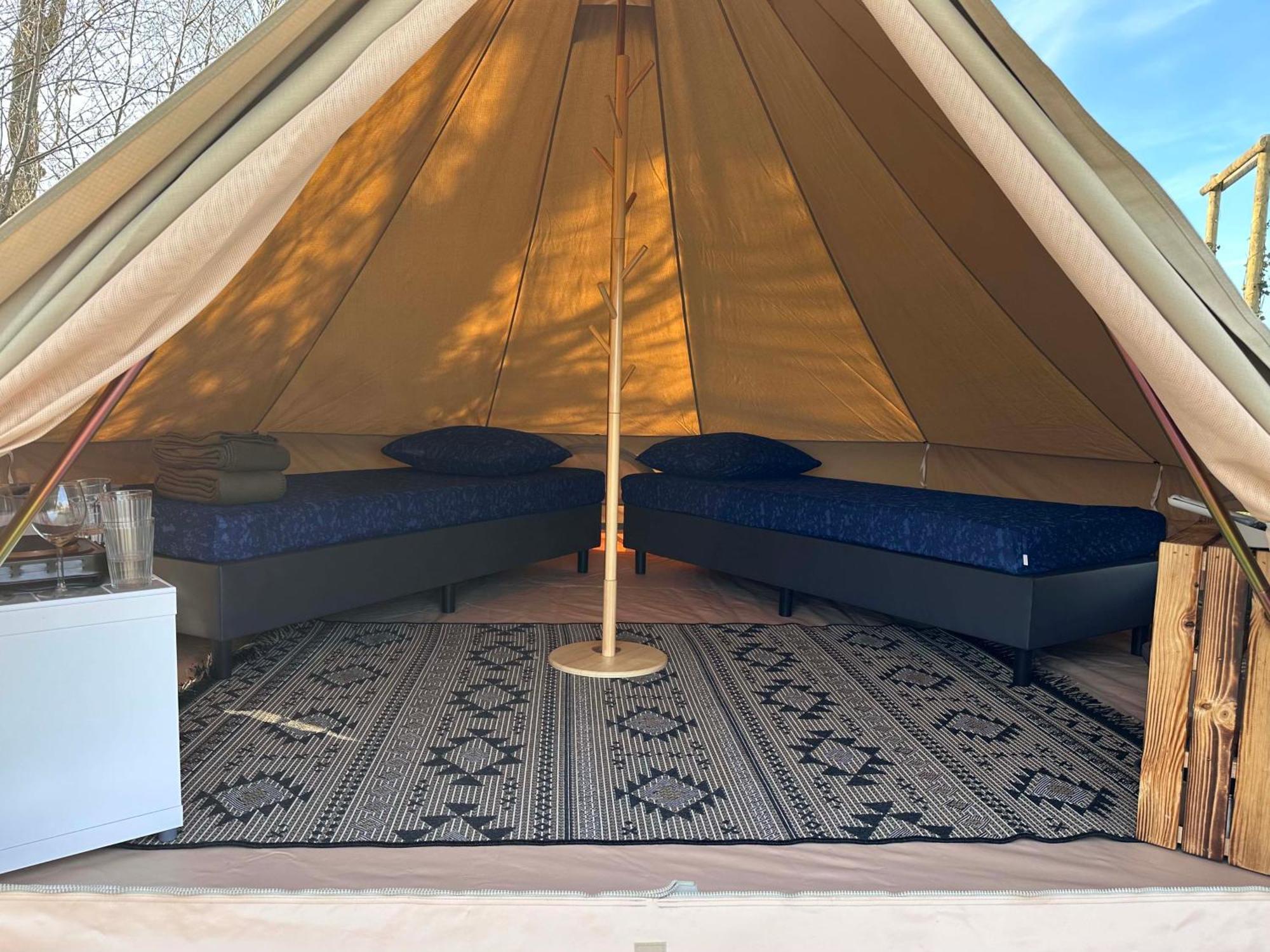 Bell Tent Warmond ภายนอก รูปภาพ
